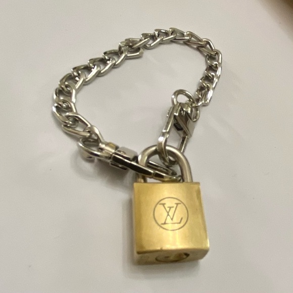 Vintage, Louis Vuitton Brass Padlock with 7-8in Gold Tone Chain Bracelet (A) - Picture 9 of 11
